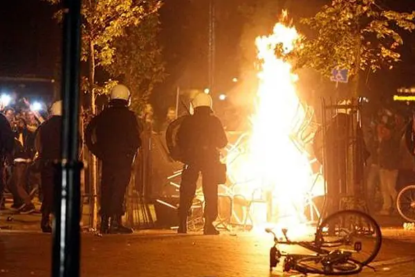 4 mil llegaron a fiesta que invitó por Facebook