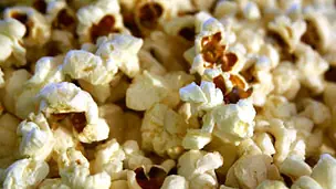 Qué tanto enferman las palomitas de maíz