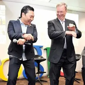 El Presidente de Google baila Gangnam Style