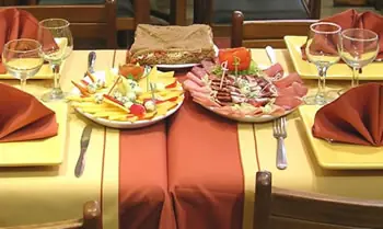 21 Reglas Basicas Para Mantener Buenos Modales En La Mesa