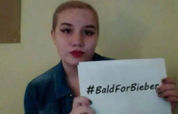 Fanáticas de Justin Bieber se raparon la cabeza