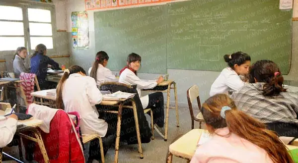 Recorre 4 kilómetros en bicicleta para ir a la Escuela