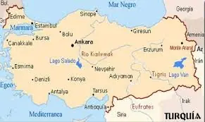 Turquía ataca a Siria