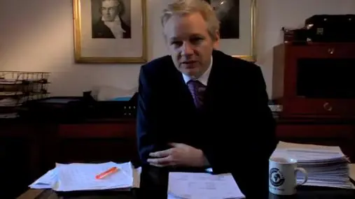 Julian Assange explica sobre los Cables OVNI's en wikileaks