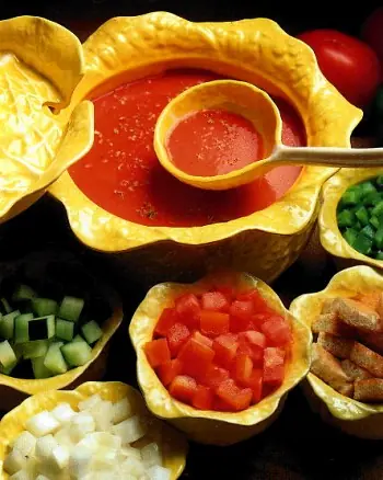 Gazpacho (sopa de tomate fría)