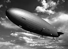 Zeppelin Hidenburg y su fatal accidente.