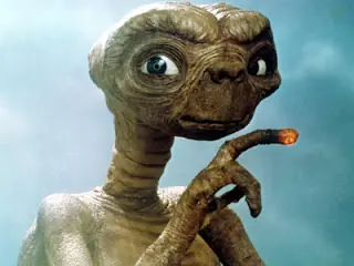 La pelicula ET iba a tratar sobre...