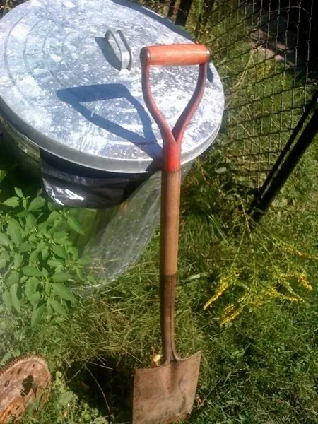 Construye una AK-47 a partir de una pala