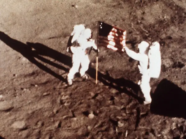 Aún existen quienes creen que la Luna era Arizona