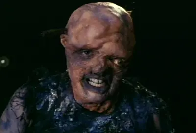 Te acordas de esta pelicula sangrienta y bizarra ?