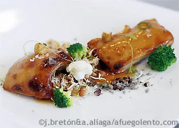 Cochinillo con cereales y chufas confitadas
