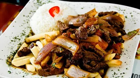 Aprende a preparar Lomo Saltado