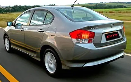 Nissan Sentra y Honda City