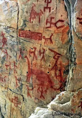 Dinosaurios y Humanos en el mismo territorio ?