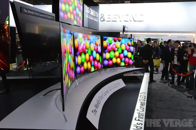 LG también presenta la primera TV OLED curvada