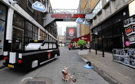 Mundo Geek | 8bit Lane… la calle londinense ochobitera