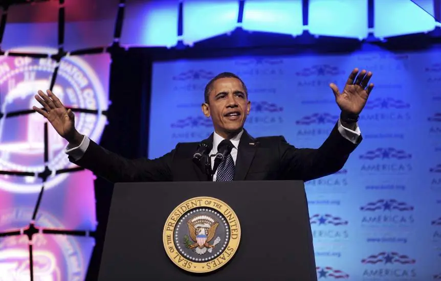 Obama usa el dinero de las guerras en inversión y empleos