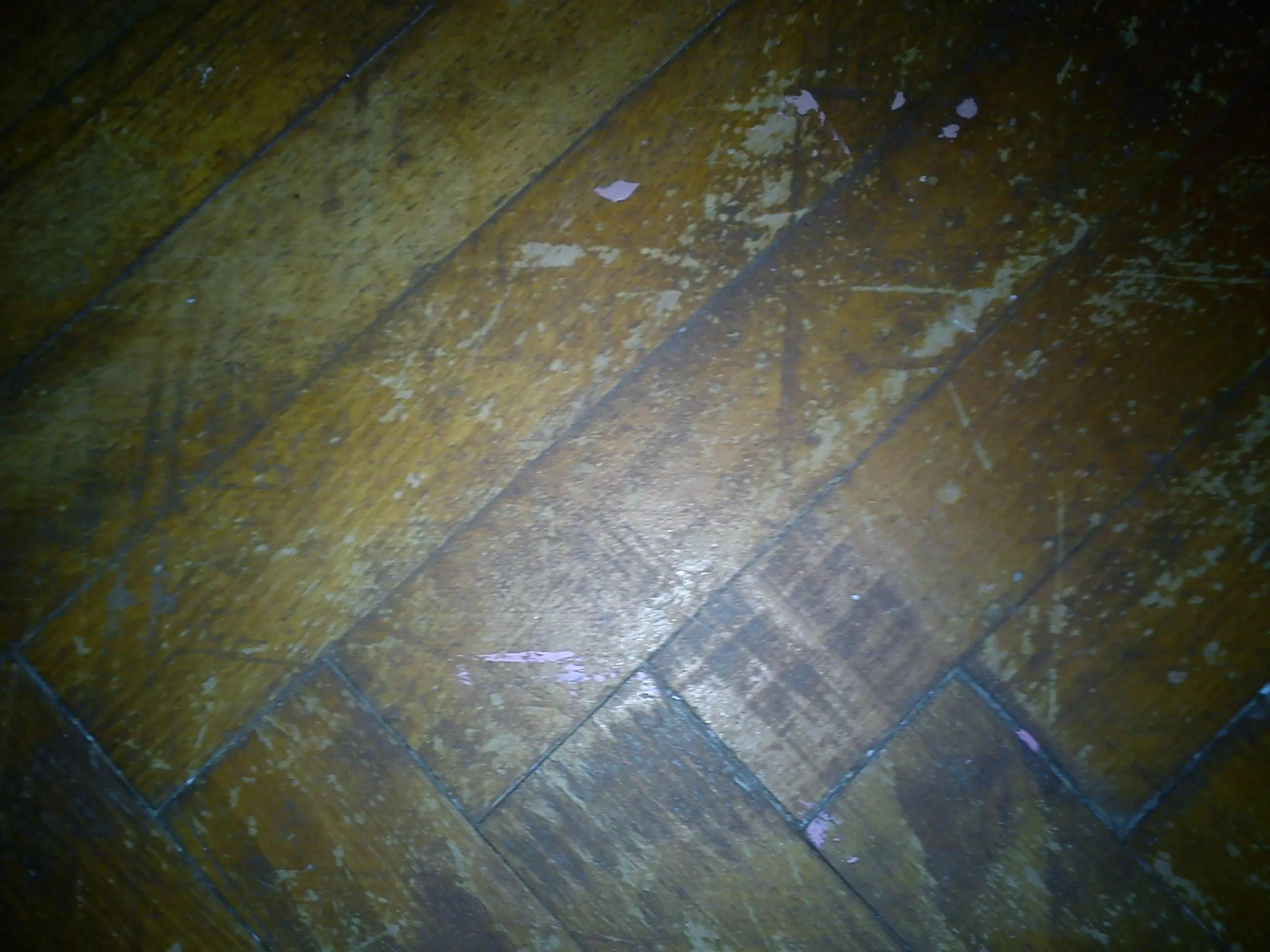 Dandole una nueva vida a piso de madera