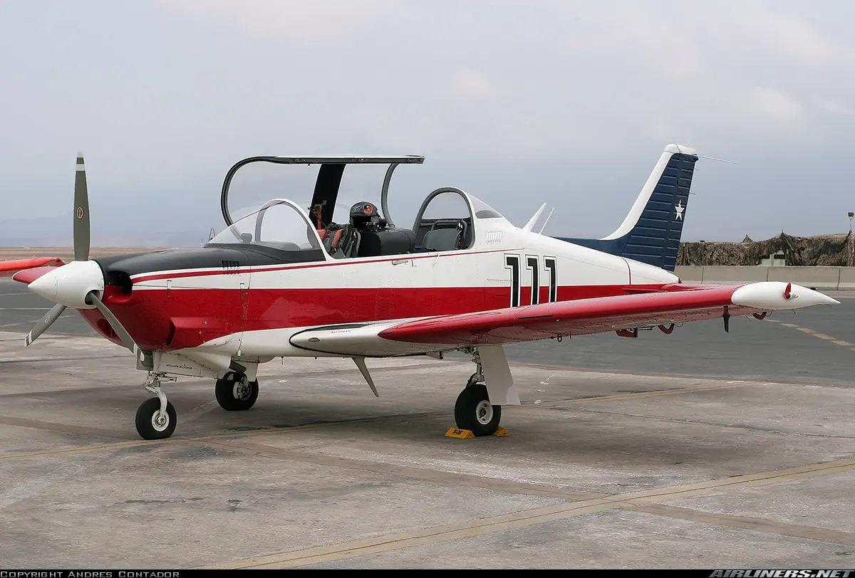 el exitoso avión militar Chileno t-35 Pillan