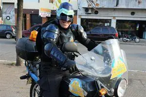 El "Superhéroe Menganno" se enfrentó a tiros con