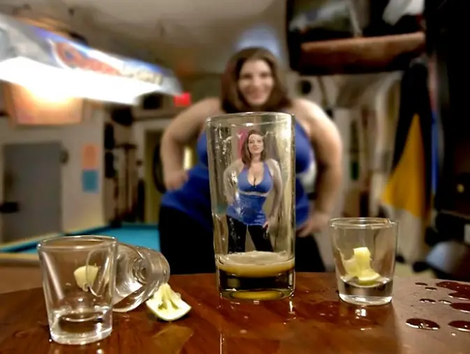 Se supo: el alcohol embellece a las personas