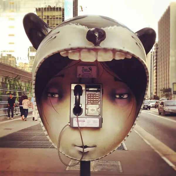 Creativas cabinas telefónicas