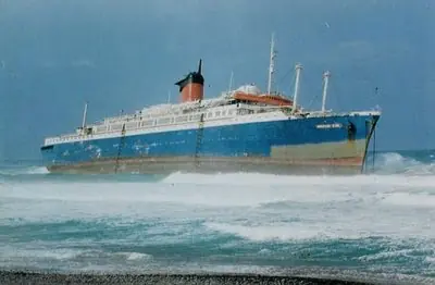 Barco Abandonado en Canarias