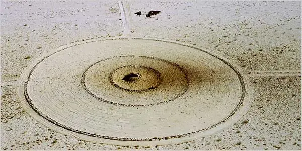 Land Art (arte de la tierra, huellas del hombre)