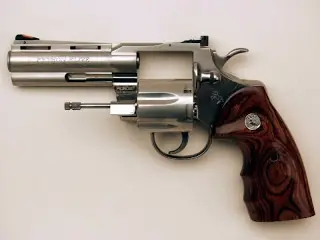 Colt Python 357 Magnum (la mejor sin duda)