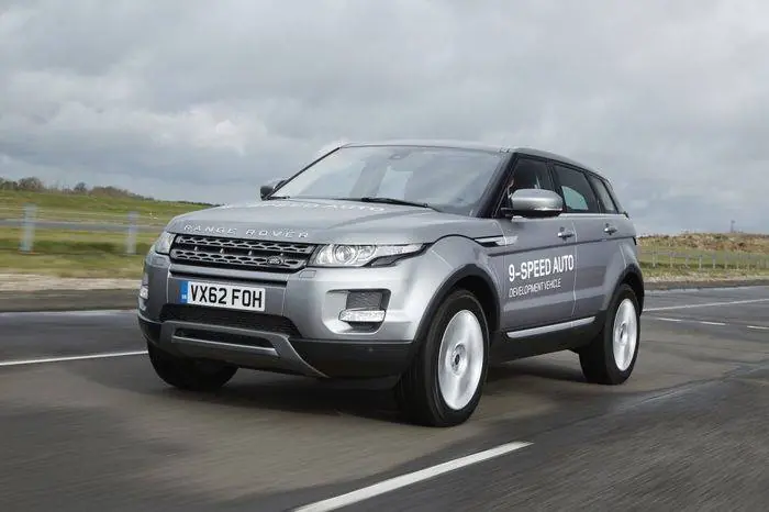 ¿Caja de cambios de 9 marchas? En Land Rover lo hacen