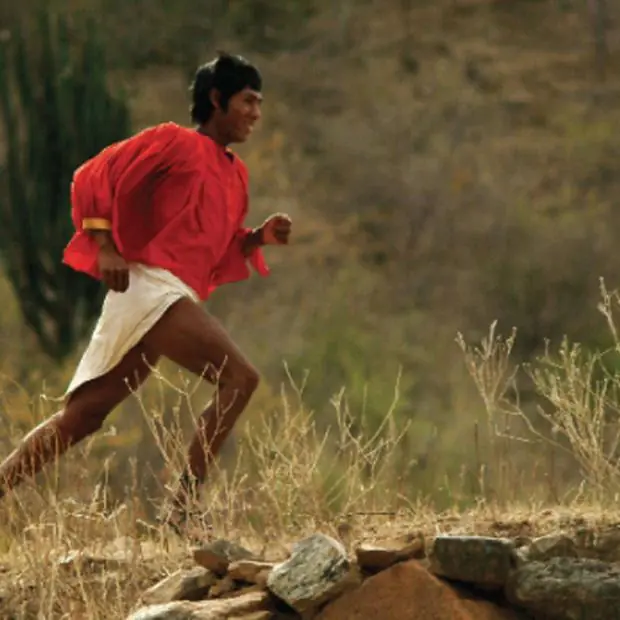 tarahumaras :la tribu de los mejores corredores del mundo