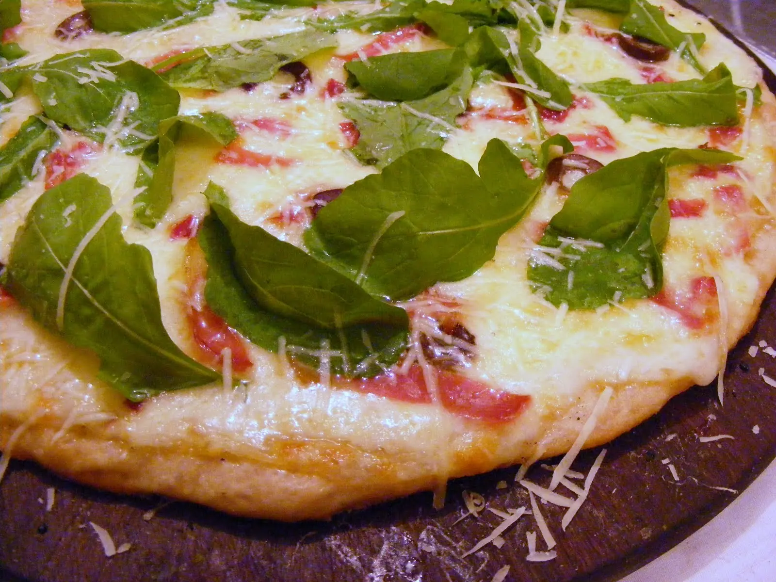 Pizza de Rúcula y Jamón Crudo