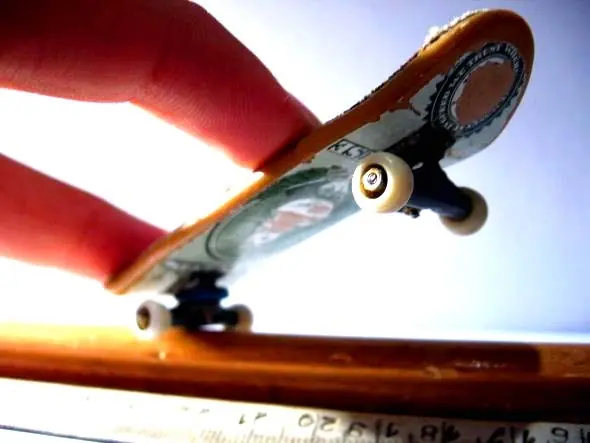 Fingerboard, finger skate o mini skate (megapost)
