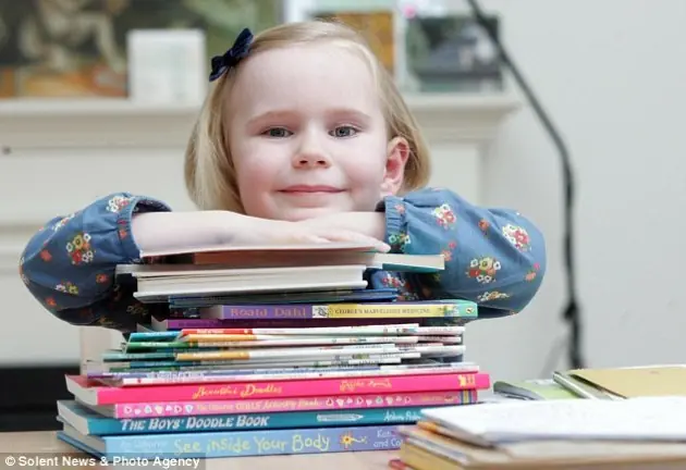 Niña de 4 años tiene el coeficiente intelectual de Einstei