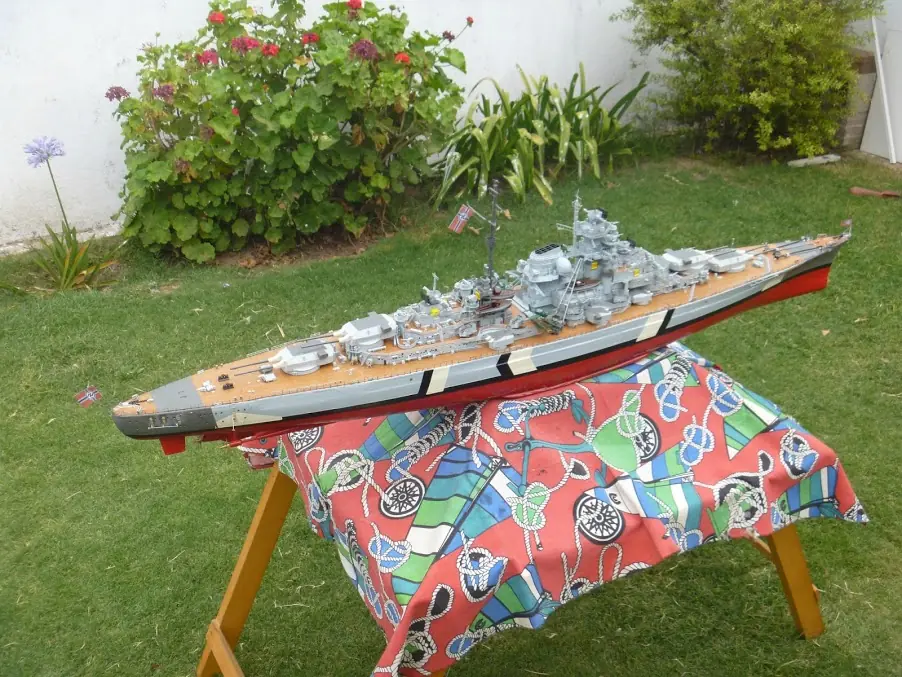 Bismarck 1/200 Salvat de Sebastian