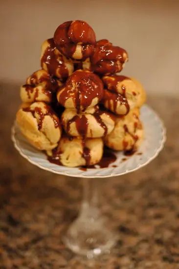 Bombas rellenas (profiteroles)