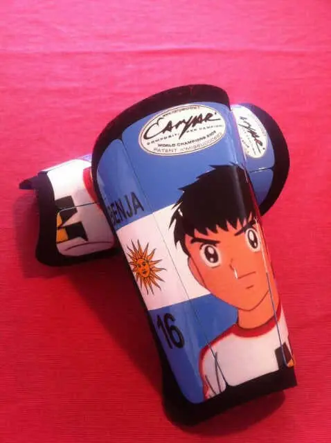 Las canilleras del Kun