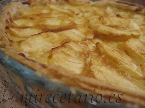 Tarta de crema pastelera y manzana