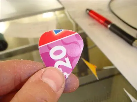 Como hacer una pua con una tarjeta de credito