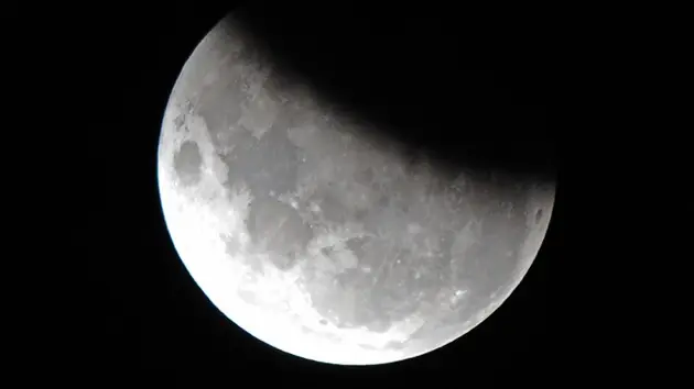 El segundo eclipse lunar más breve del siglo XXI
