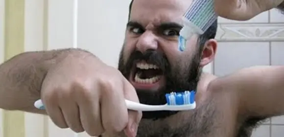 ¡Cuidado! no cepillarse los dientes pueden causar demencia