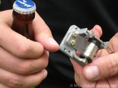 Diferentes formas de abrir una Cerveza