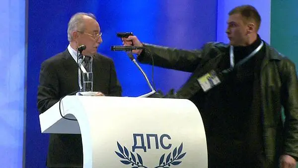 Intento de asesinato de un político en vivo (Bulgaria)