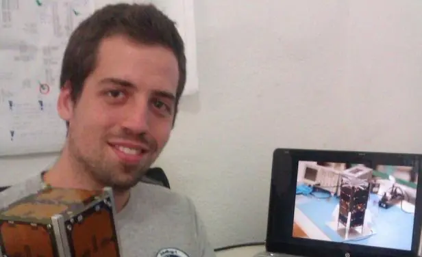 Ingeniero ayudó a crear el primer nanosatélite ar