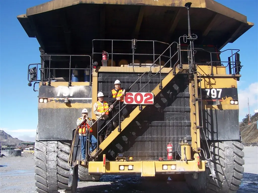 el camion mas grande del mundo (increible)