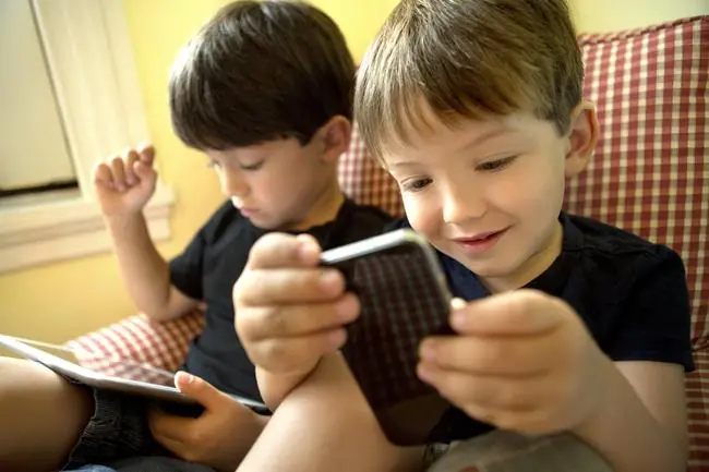 19.000 euros por curar a niños enganchados a la tecnología