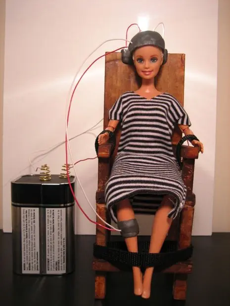 Hacete una silla eléctrica para barbies