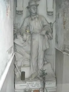 Cementerio Recoleta : historias y leyendas