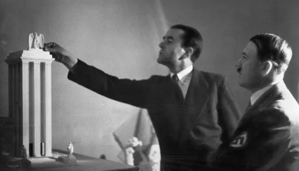 Ciudad del futuro imaginada en el pasado por los nazis