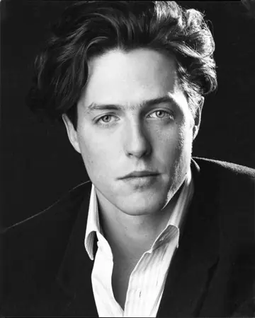 Hugh Grant se venga de los reporteros espías